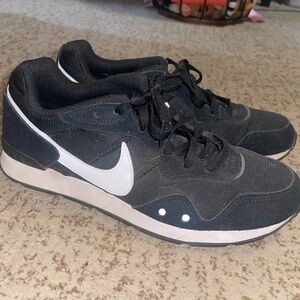 Women's Nike Venture Runner